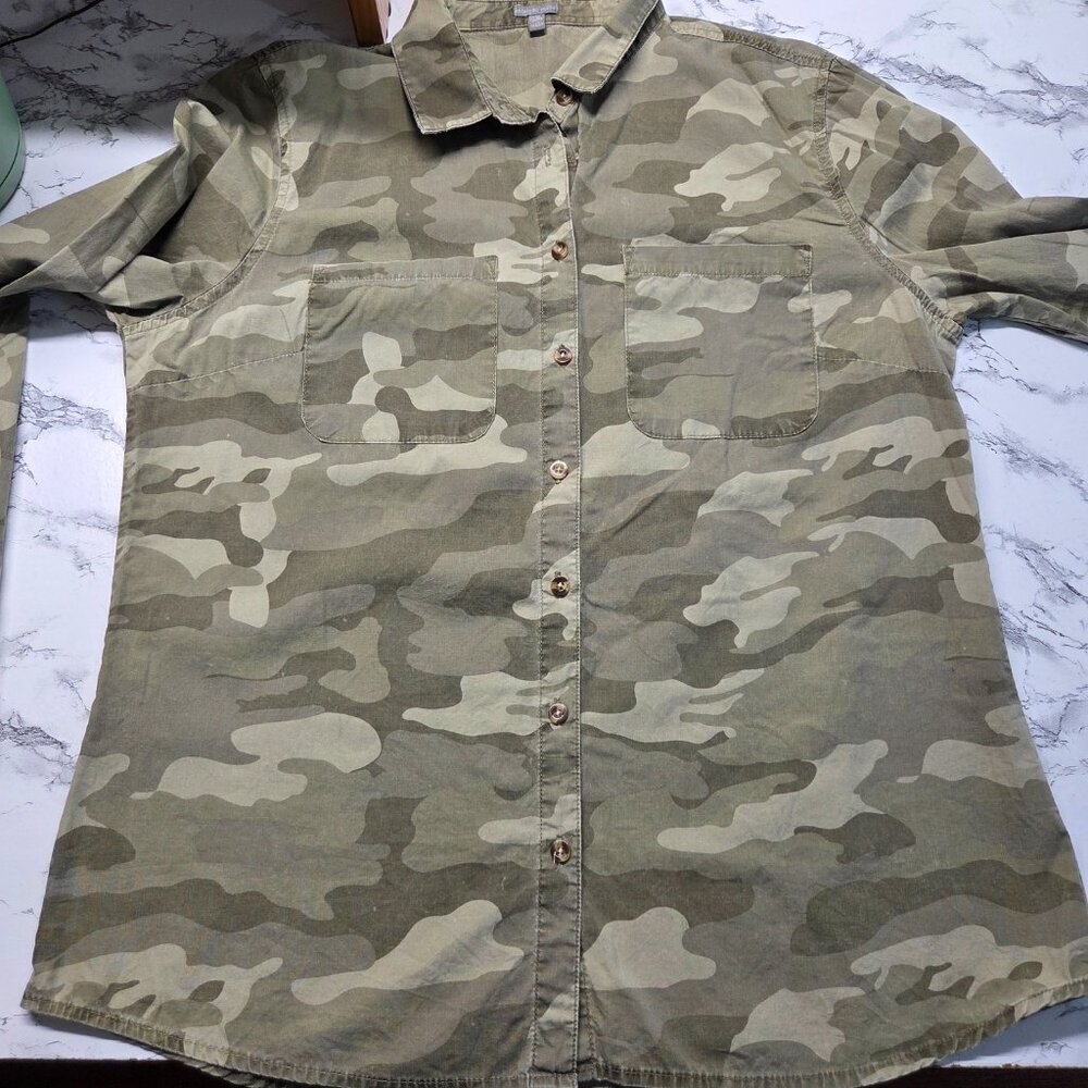 Charlotte Russe Large Classic Camo Roll Tab Longsleeve Button Up Shirt (Flawed) - Picture 8 of 11